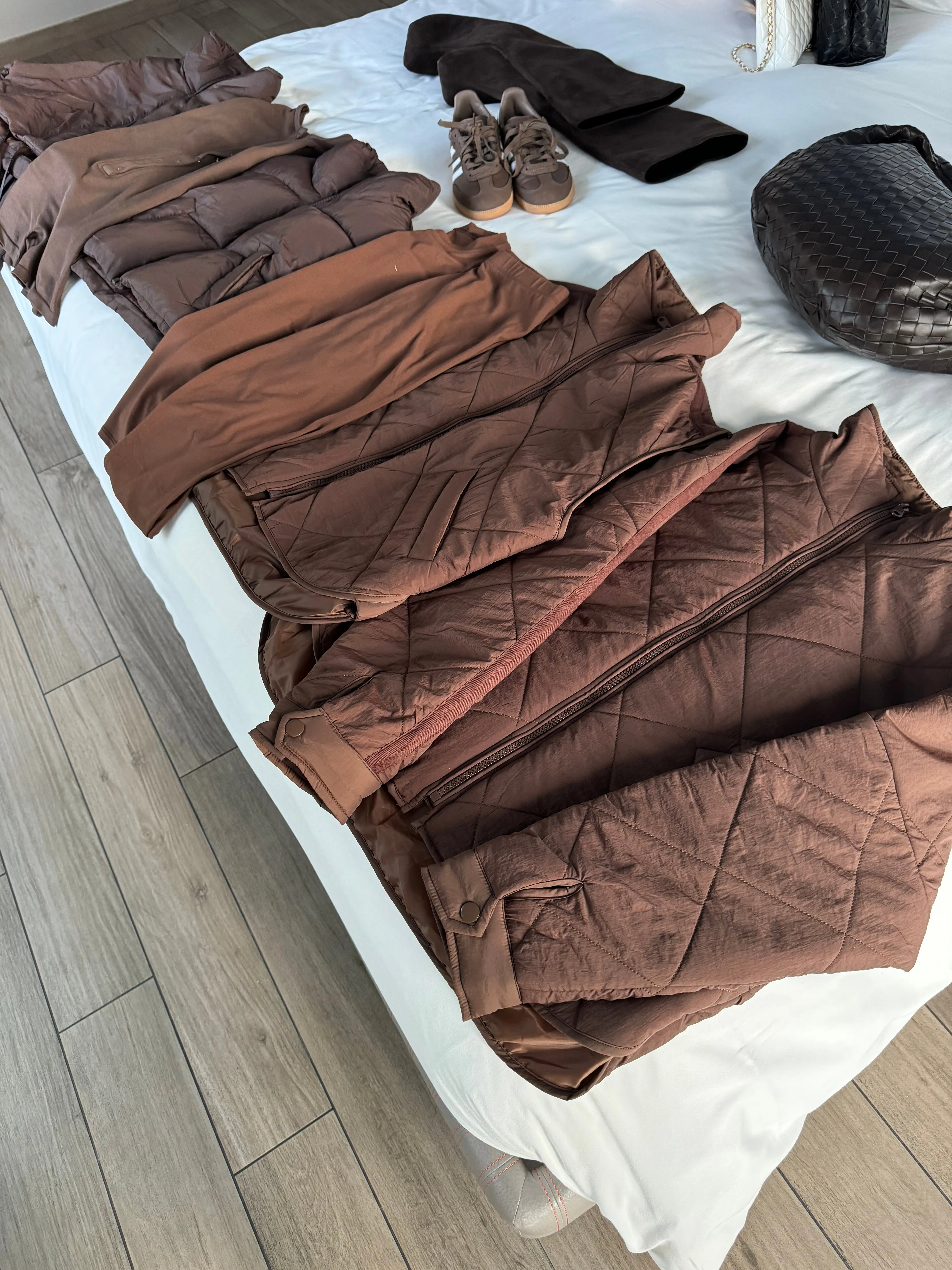 LOOK 8: RELAXED SHIRT LEGGING SET & REGULAR QUILTED JACKET